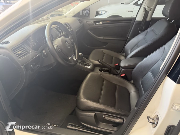 Jetta 2.0 4P CONFORTLINE TIPTRONIC AUTOMÁTICO