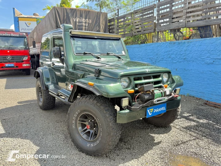 T-4 4x4 2.8 TB Int. Cap. Rígida Diesel