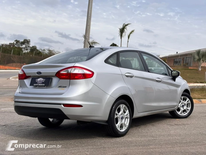Fiesta Sedan SE 1.6 Rocam (Flex)