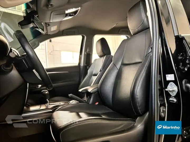 HILUX SW4 2.8 D-4D TURBO DIESEL SRX 7L 4X4 AUTOMÁ