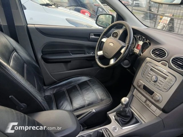 FOCUS SEDAN - 2.0 GLX SEDAN 16V 4P MANUAL