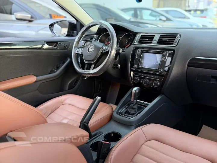 JETTA 2.0 TSI HIGHLINE 211CV GASOLINA 4P TIPTRONIC