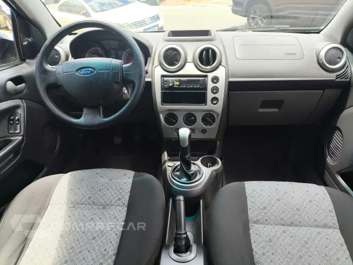 FIESTA 1.6 MPI Class Hatch 8V