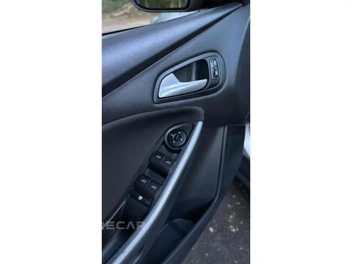 FOCUS 2.0 SE FASTBACK 16V FLEX 4P POWERSHIFT