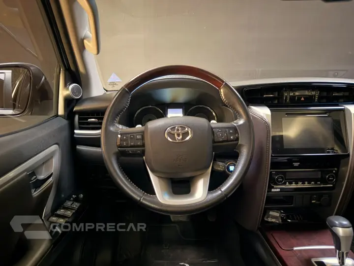 HILUX SW4 2.7 SRV 7 LUGARES 4X2 16V FLEX 4P AUTOMÁTICO