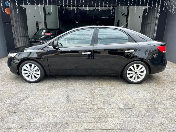 CERATO 1.6 E.213 Sedan 16V
