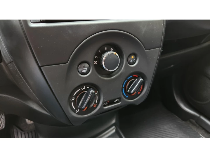 VERSA 1.6 16V FLEX V-DRIVE MANUAL