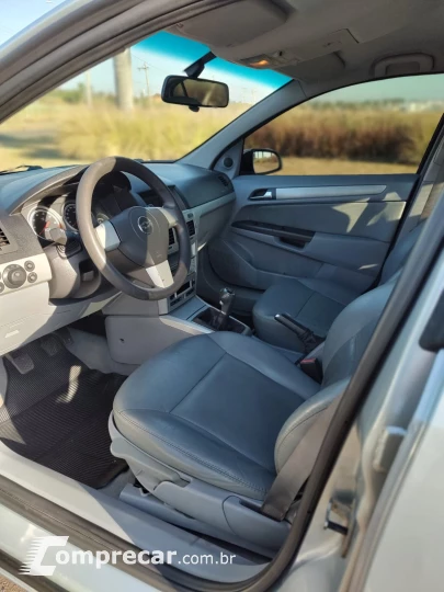 VECTRA 2.0 MPFI Elegance 8V