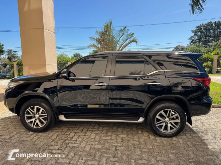 HILUX SW4 2.8 SRX 4X4 7 Lugares 16V Turbo Intercooler