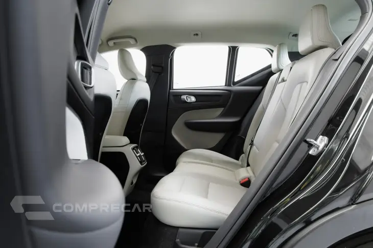 XC40 2.0 T5 Momentum AWD Geartronic