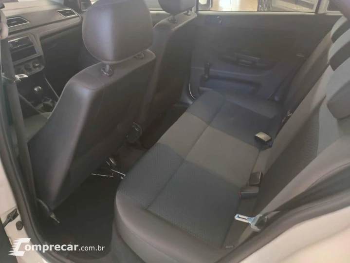 VOYAGE 1.0 12V MPI Totalflex