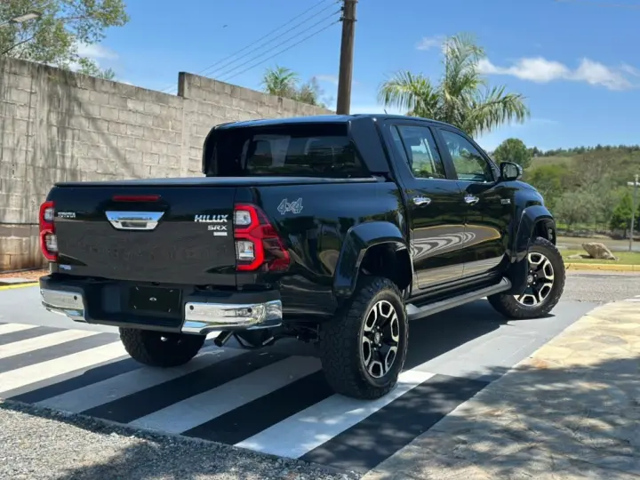 HILUX 2.8 D-4D TURBO DIESEL CD SRX PLUS 4X4 AUTOMÁTICO