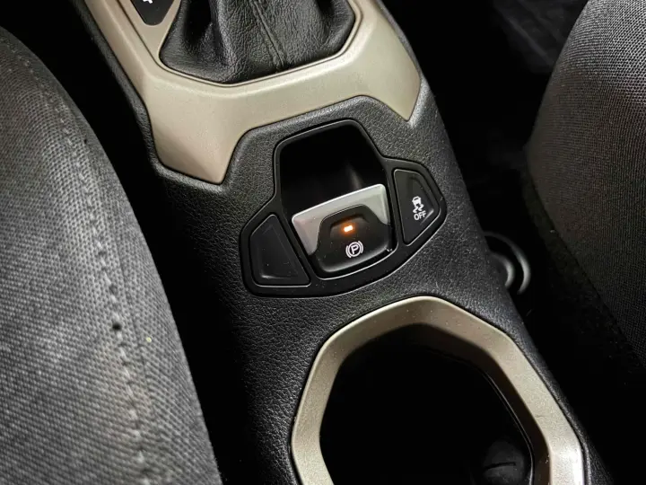 RENEGADE 1.8 16V FLEX 4P AUTOMÁTICO