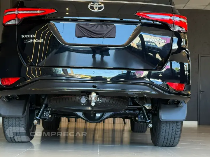 HILUX SW4 2.8 D-4d Turbo Diamond 7L 4X4