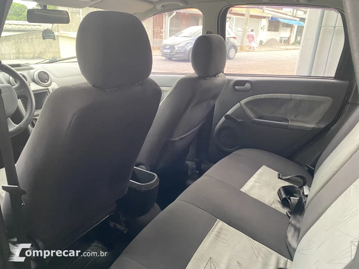 FIESTA 1.6 MPI Class Hatch 8V