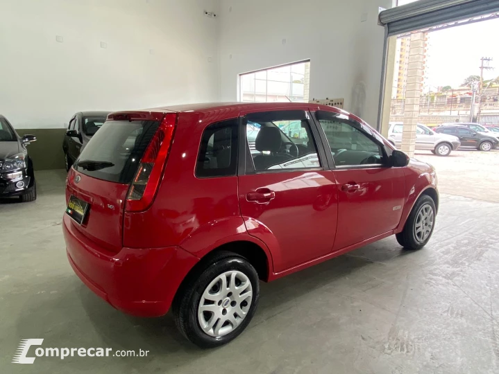 FIESTA 1.6 MPI Class Hatch 8V