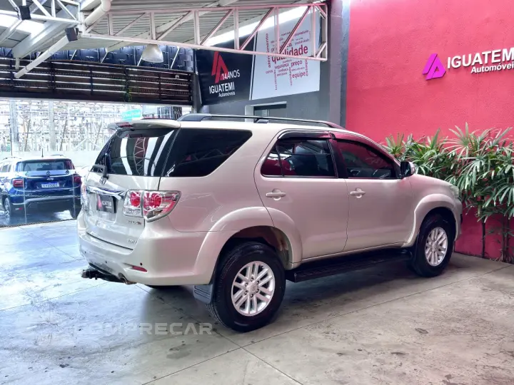 HILUX SW4 3.0 SRV 4X4 7 LUGARES 16V TURBO INTERCOOLER DIESEL
