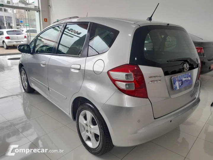 Fit 1.4 16V 4P LX FLEX