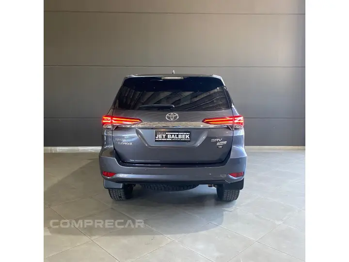 HILUX SW4 2.7 SRV 7 LUGARES 4X2 16V FLEX 4P AUTOMÁTICO