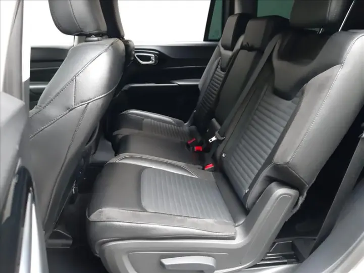 COMMANDER 1.3 T270 Turbo Limited