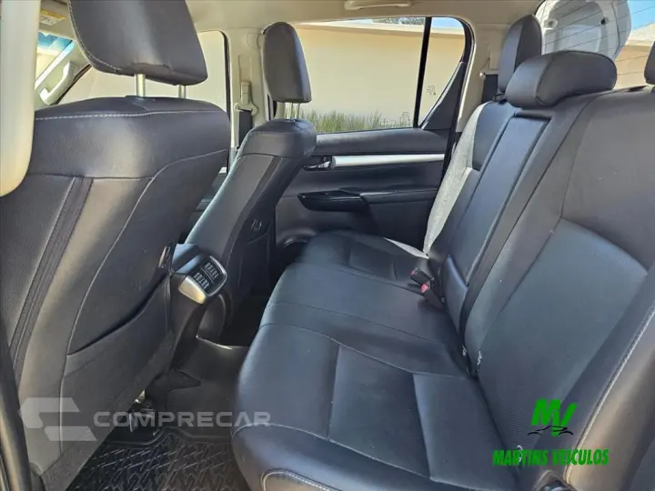 HILUX 2.8 D-4D TURBO DIESEL CD SRX PLUS 4X4 AUTOM