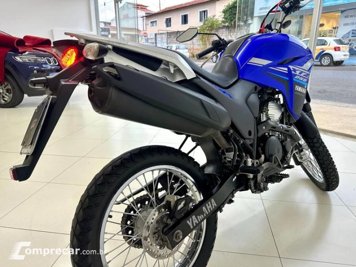 XTZ250 LANDER