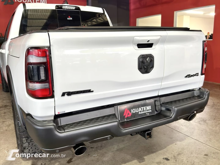 1500 5.7 V8 GASOLINA REBEL CD 4X4 AUTOMÁTICO