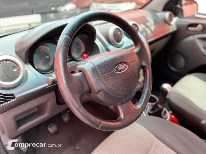 FIESTA 1.6 MPI Sedan 8V