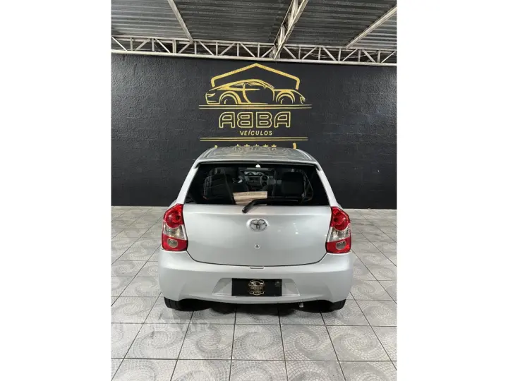 ETIOS 1.3 XS 16V FLEX 4P MANUAL
