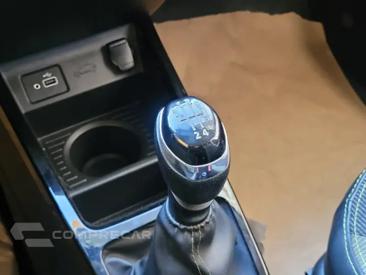 Kwid KWID OUTSIDER 1.0 Flex 12V 5p Mec.