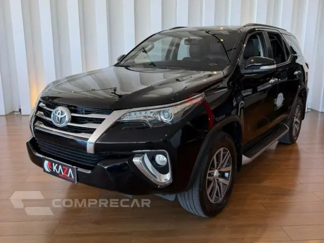 HILUX SW4 - 2.8 SRX 4X4 7 LUGARES 16V TURBO INTERCOOLER 4P A