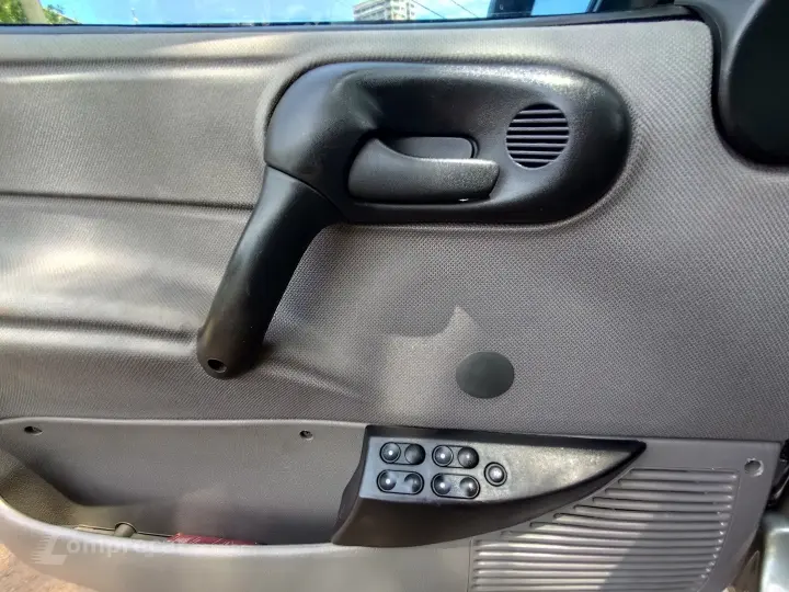 CLASSIC 1.0 MPFI LS 8V FLEX 4P MANUAL