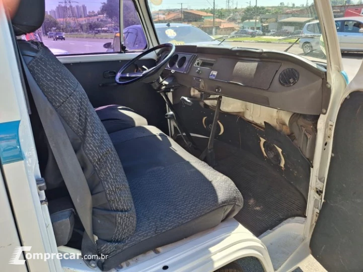KOMBI 1.6 MI STD Escolar 8V
