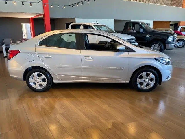 PRISMA - 1.4 MPFI LT 8V 4P MANUAL