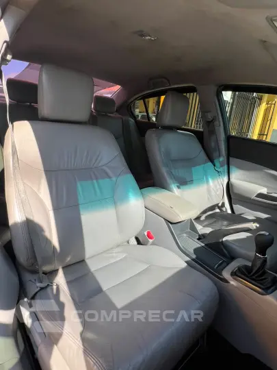 CIVIC 1.8 LXL 16V