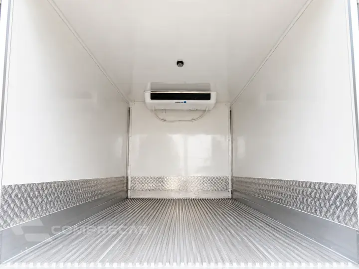 Delivery 9.170 + Baú Refrigerado