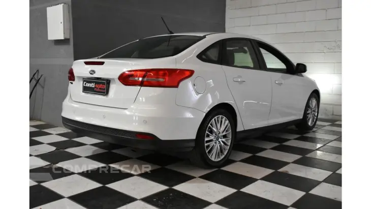 FOCUS SEDAN - 2.0 SE 16V 4P POWERSHIFT