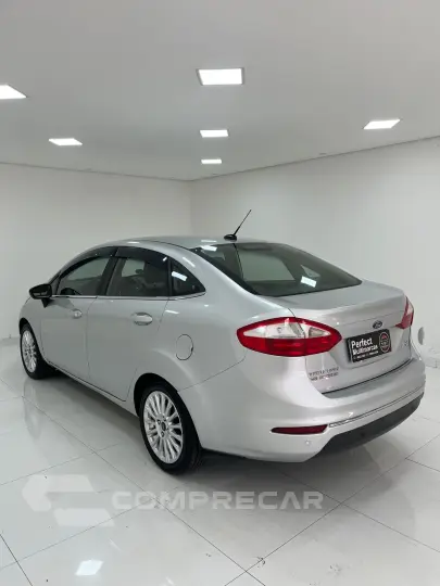 FIESTA 1.6 MPI First Sedan 8V