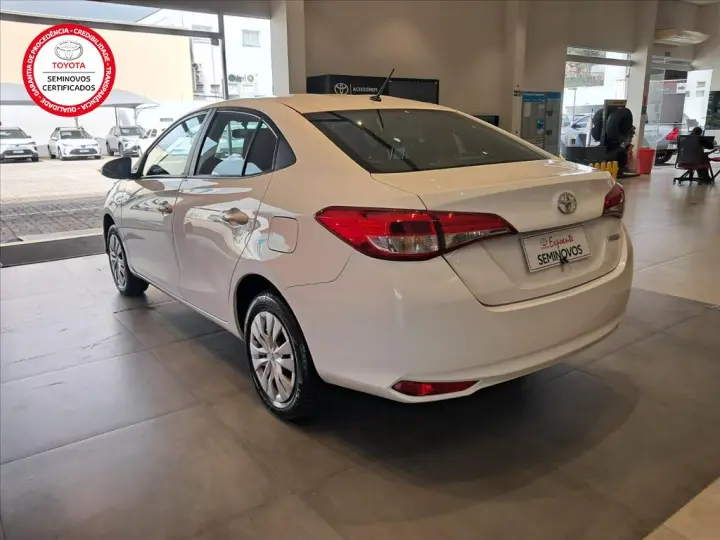 YARIS 1.5 16V FLEX SEDAN XL LIVE MULTIDRIVE