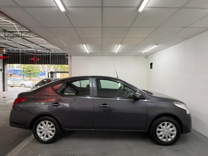 VERSA 1.0 12V FlexStart 4p Mec.