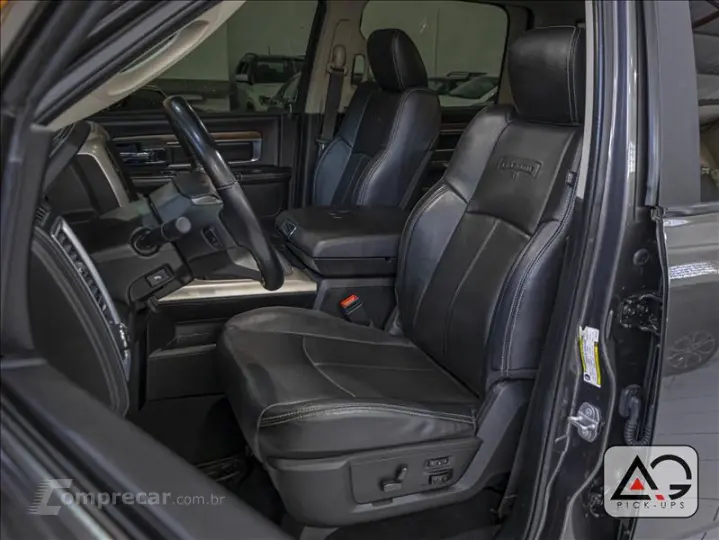 CLASSIC 5.7 V8 Laramie Night Edition CD 4X4