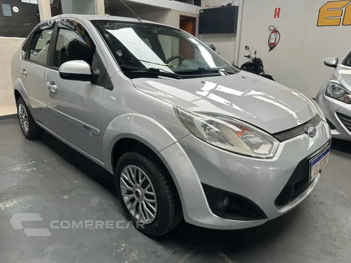 FIESTA 1.6 MPI Class Sedan 8V