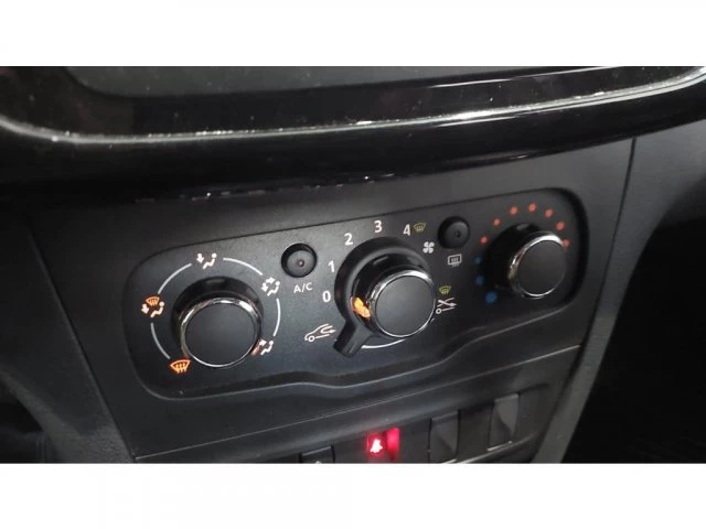 LOGAN - 1.0 12V SCE ZEN MANUAL