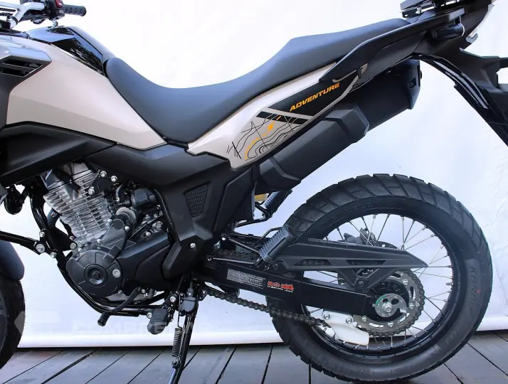 HONDA XRE 300 SAHARA ADVENTURE