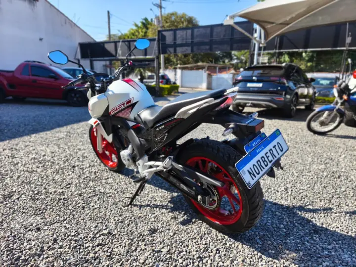 CB 250F TWISTER CBS