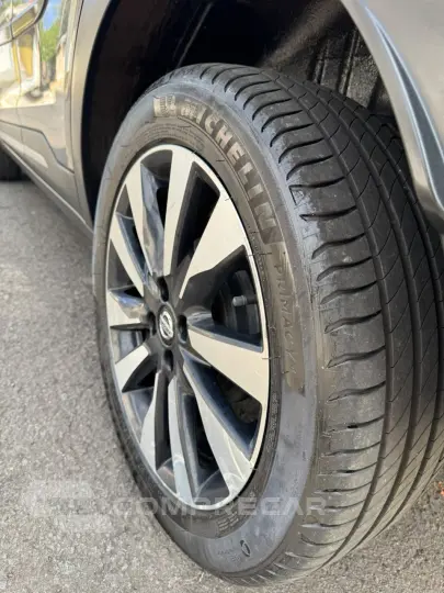 Kicks 1.6 SV
