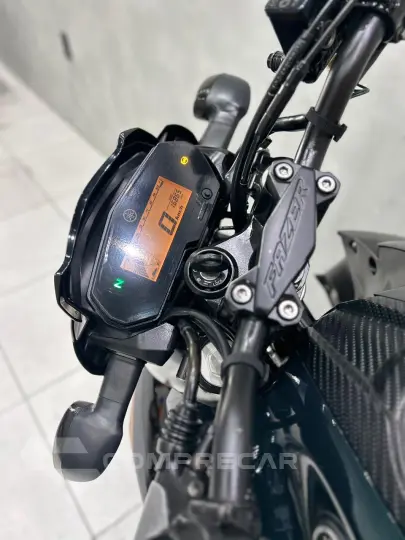 FAZER 250