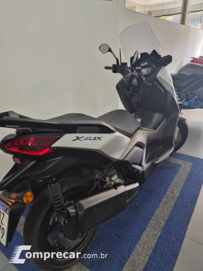XMAX 250 CONNECTED