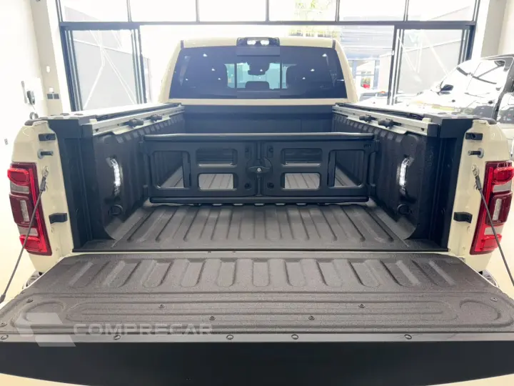 3500 6.4 Hemi Laramie Longhorn 4X4 CD V8
