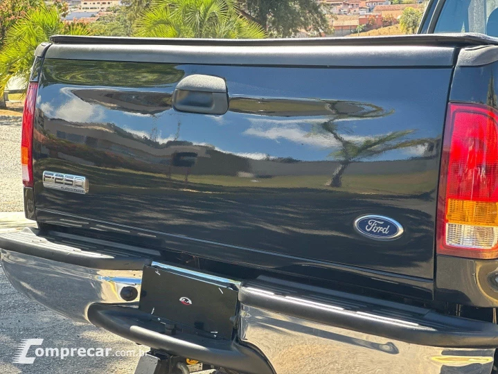 F-250 3.9 XLT 4X2 CS DIESEL 2P MANUAL